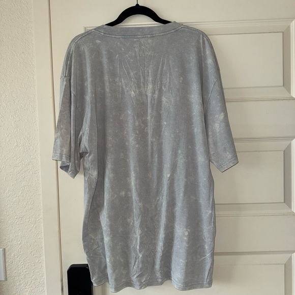 NWOT Graphic Tee - Picture 2 of 3